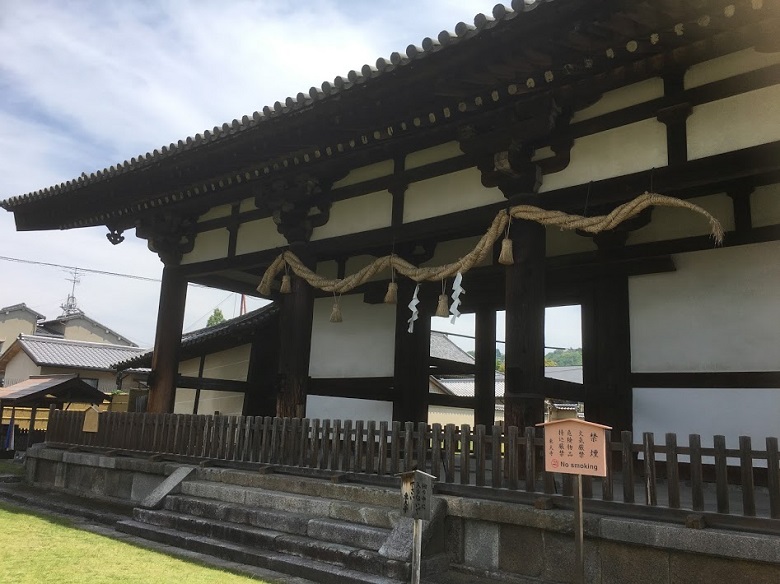 国内旅行板 奈良 法華堂 自転車もたせかけて