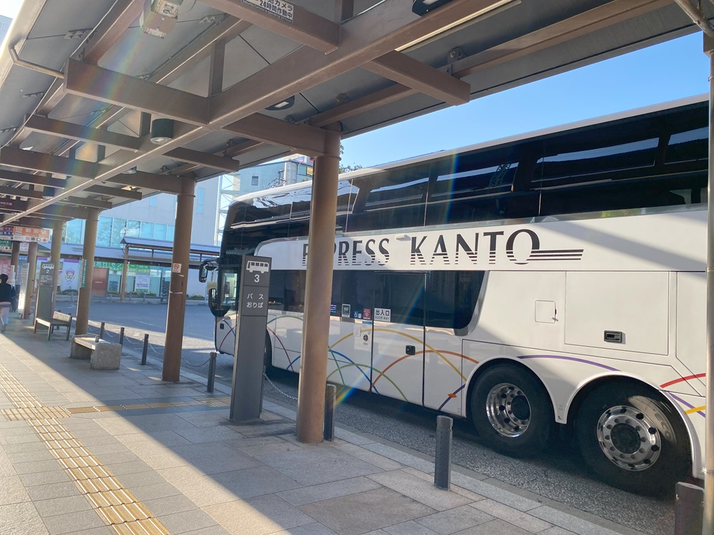 大和八木駅に到着した夜行バス