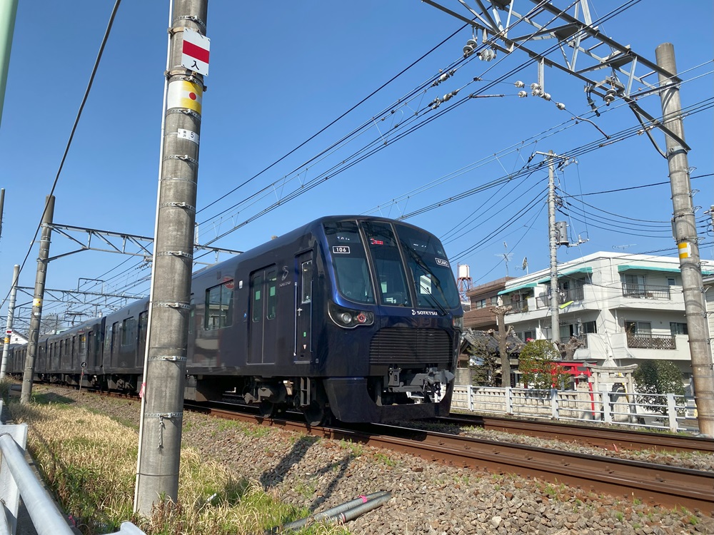 東急目黒線を走る相鉄の電車