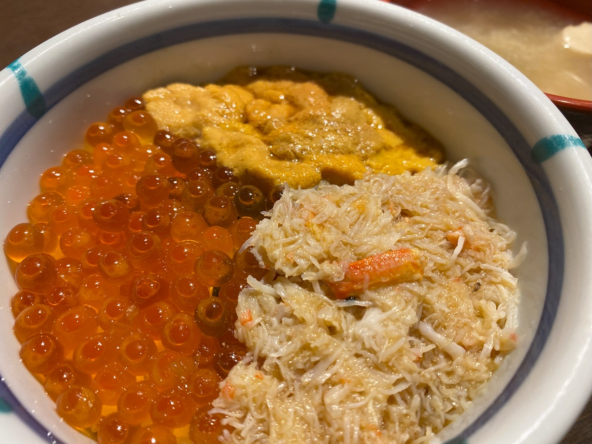 うに・いくら・カニの3種お好み丼